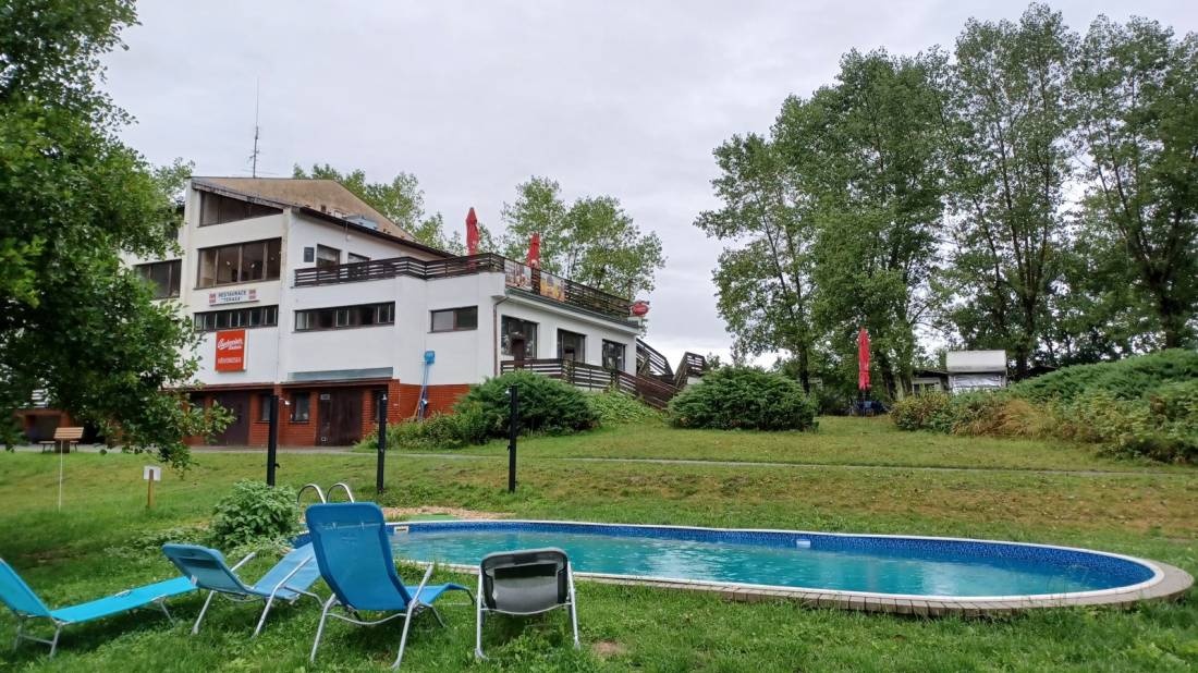 Autokempink Křivonoska — Kemping in Hluboká nad Vltavou