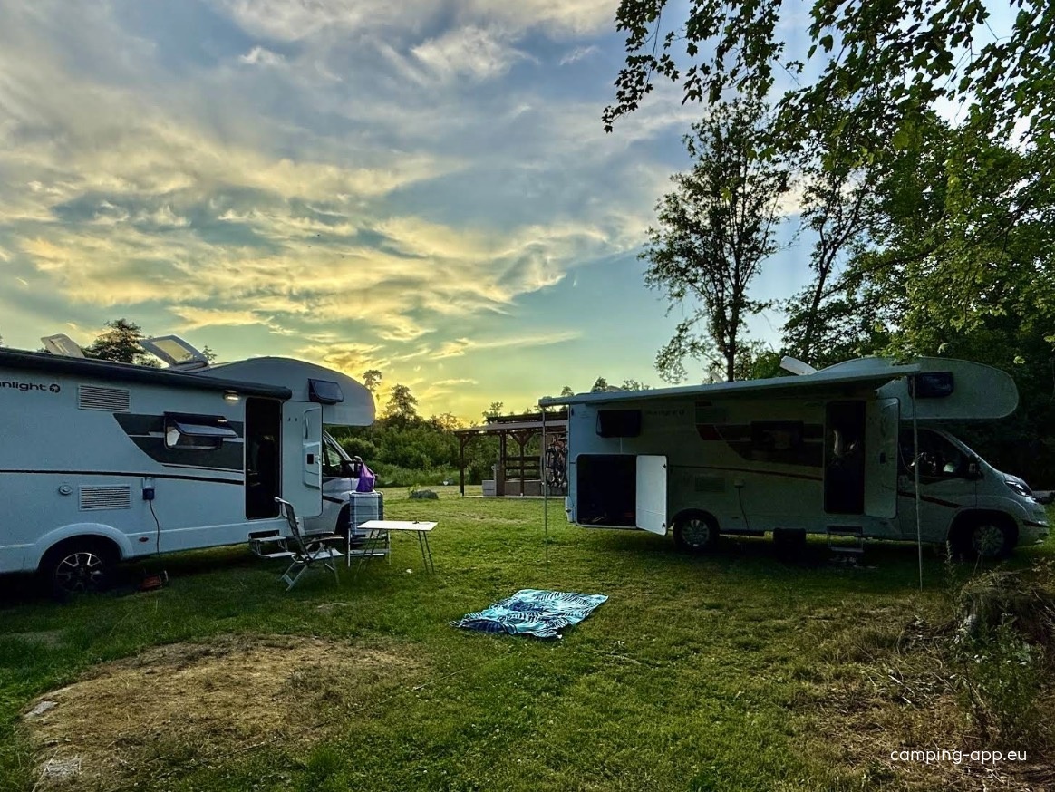 Camp Vážka — Cámping in okr. Písek