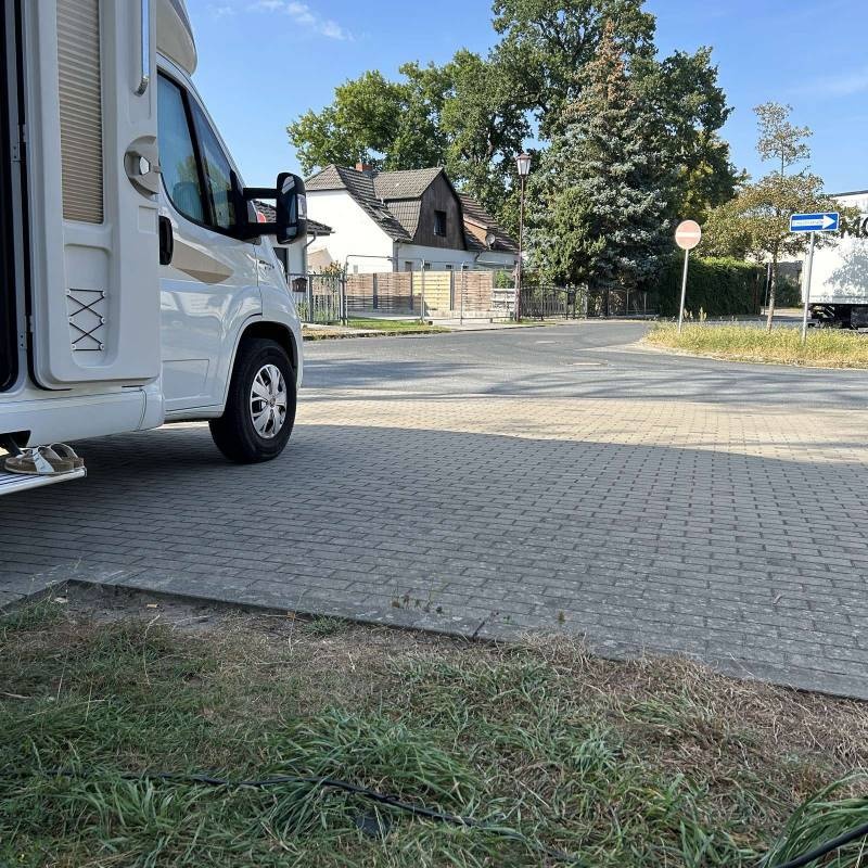 Stellplatz Am Rosenpark — Camperplaats in Lehnin