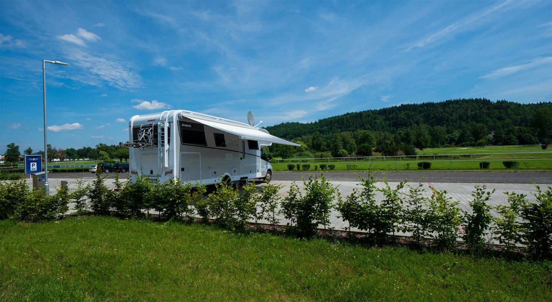 Hipodrom Holoubek — Aire camping car in Karlovy Vary