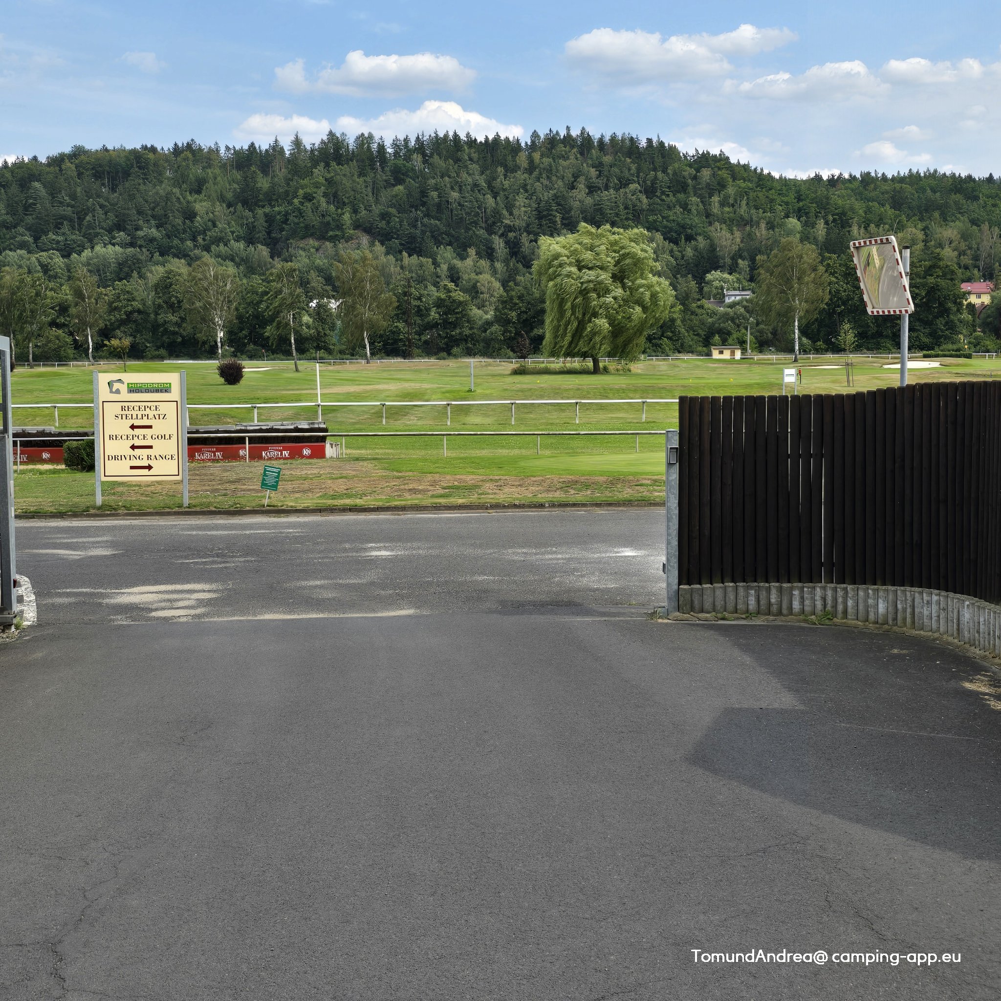 Hipodrom Holoubek — Foto 3