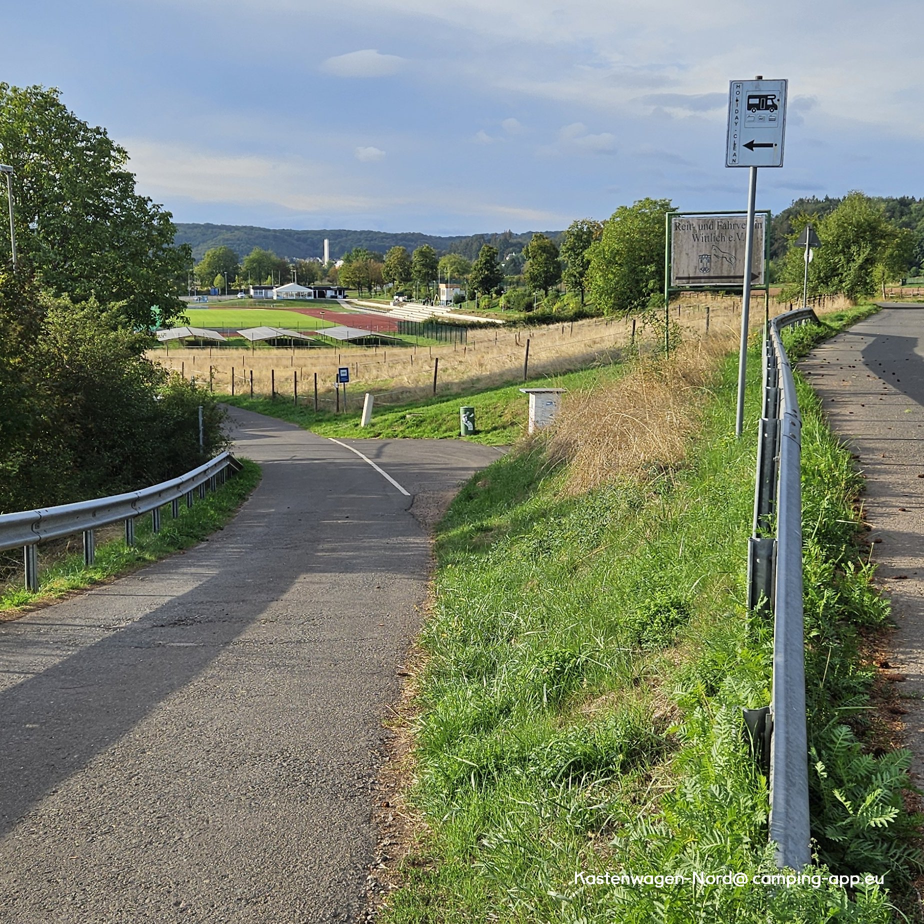 Stellplatz am Freibad Wittlich — Zdjęcie 5