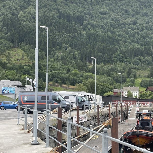 Nordfjordeid Bobilplass — Photo 5