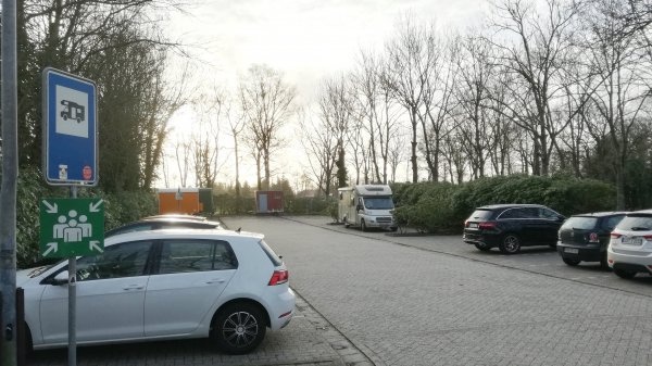 Stellplatz am Berumerfehner Wald — Bobilplass in Großheide