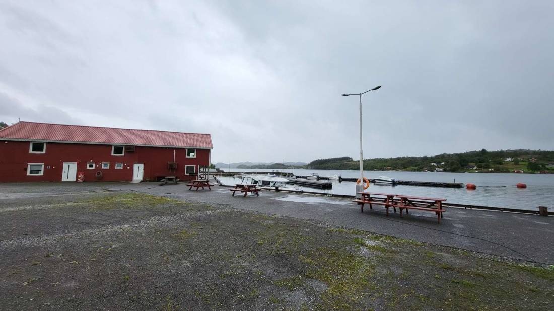 Skjoldastraumen Camping — Sítio de acampamento in Skjoldastraumen