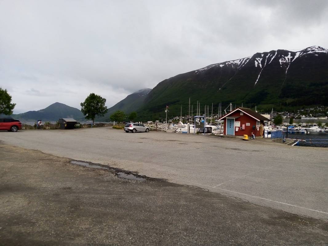 Ørsta småbåtlag — Campervan Site in Ørsta