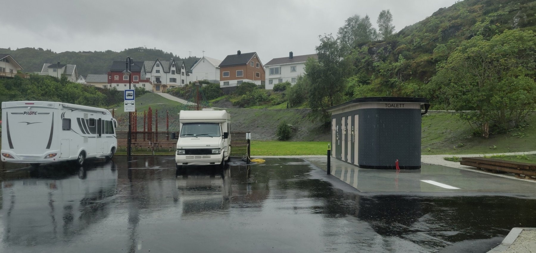 Fosnavåg Bubilparkering — Campervan Site in Fosnavåg