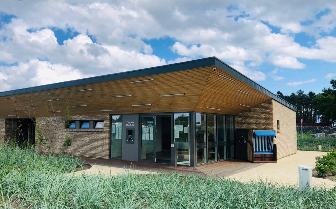 Achtern Diek — Campervan Site in Grömitz