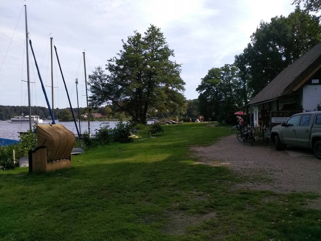 Campingplatz Schwalkenberg — Kamp yeri in Römnitz