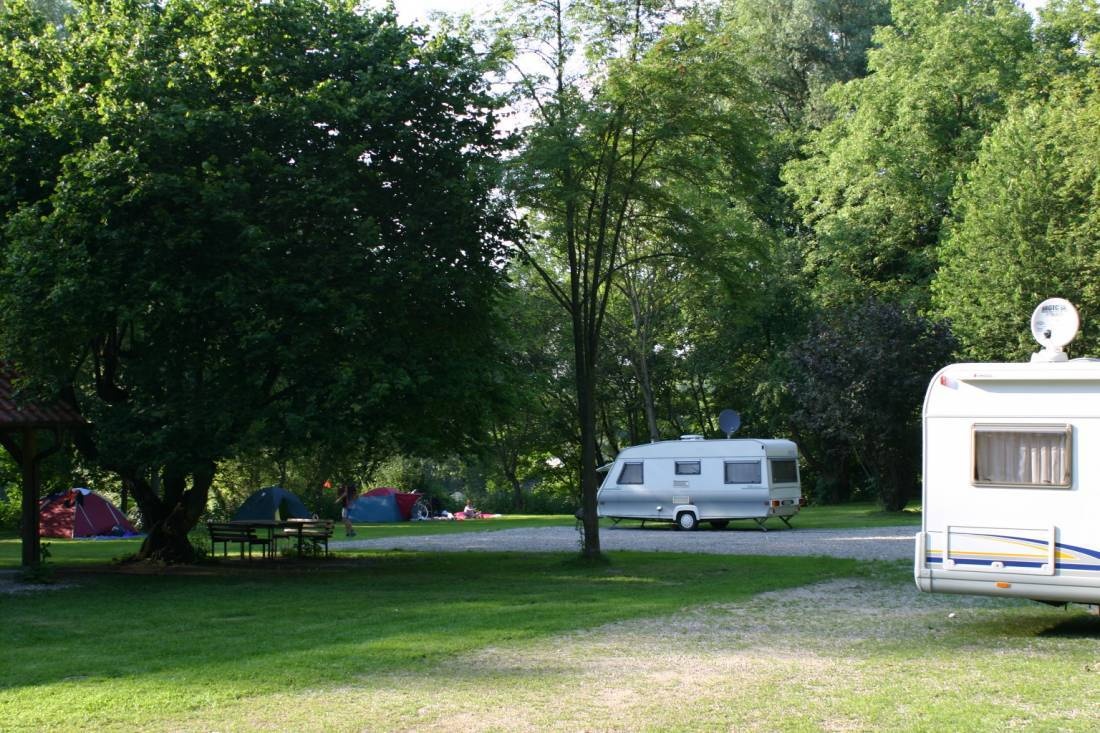 Campingplatz Ruderclub Neuburg — Area da campeggio in Neuburg an der Donau