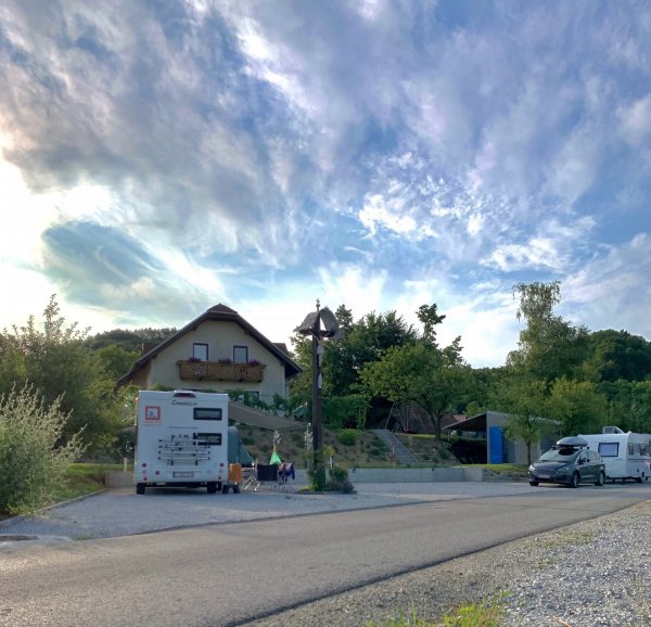 Bee Happy- Camper stop & Farmstay — Photo 5