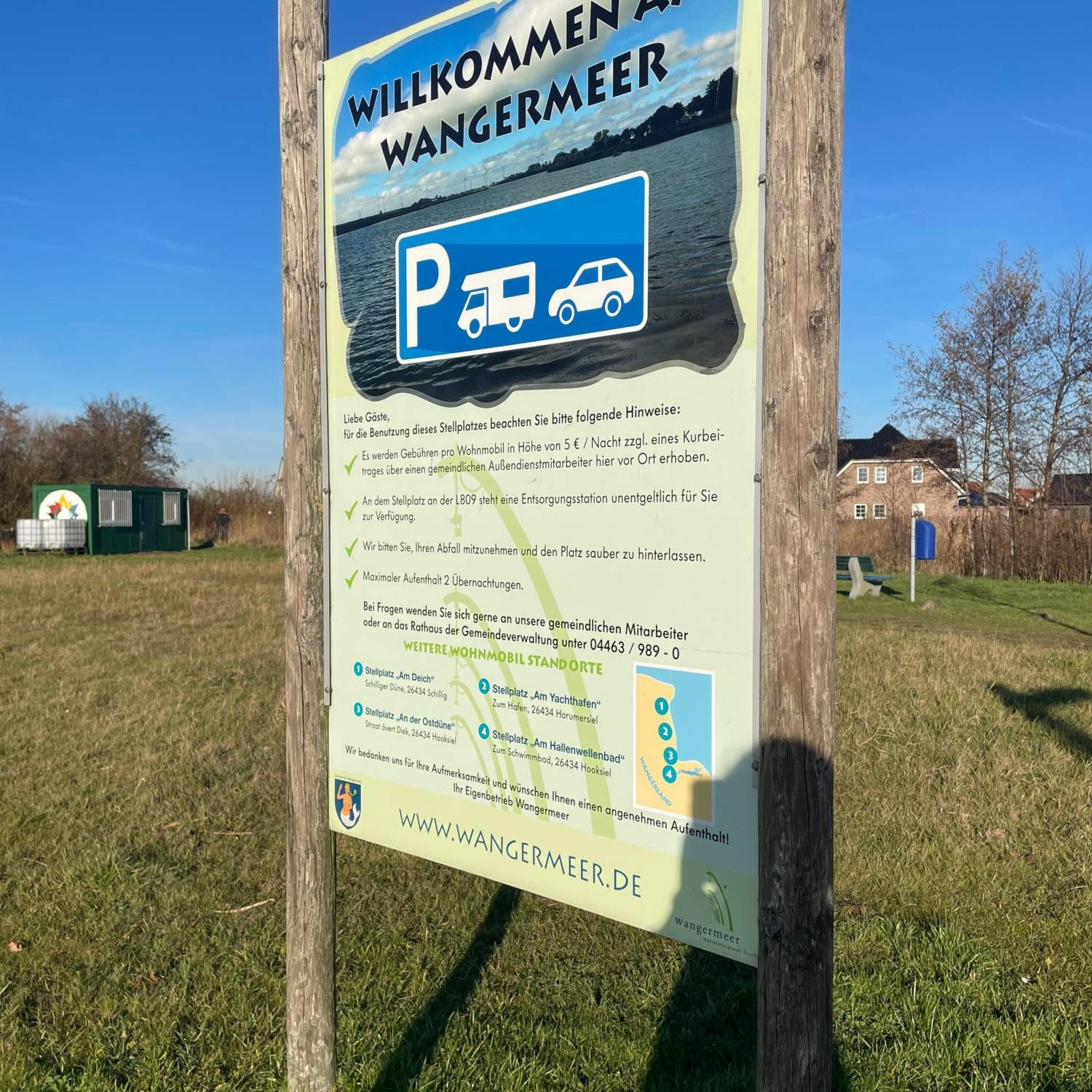 Stellplatz beim Feriendorf Wangerland — Area Autocaravanas in Wangerland