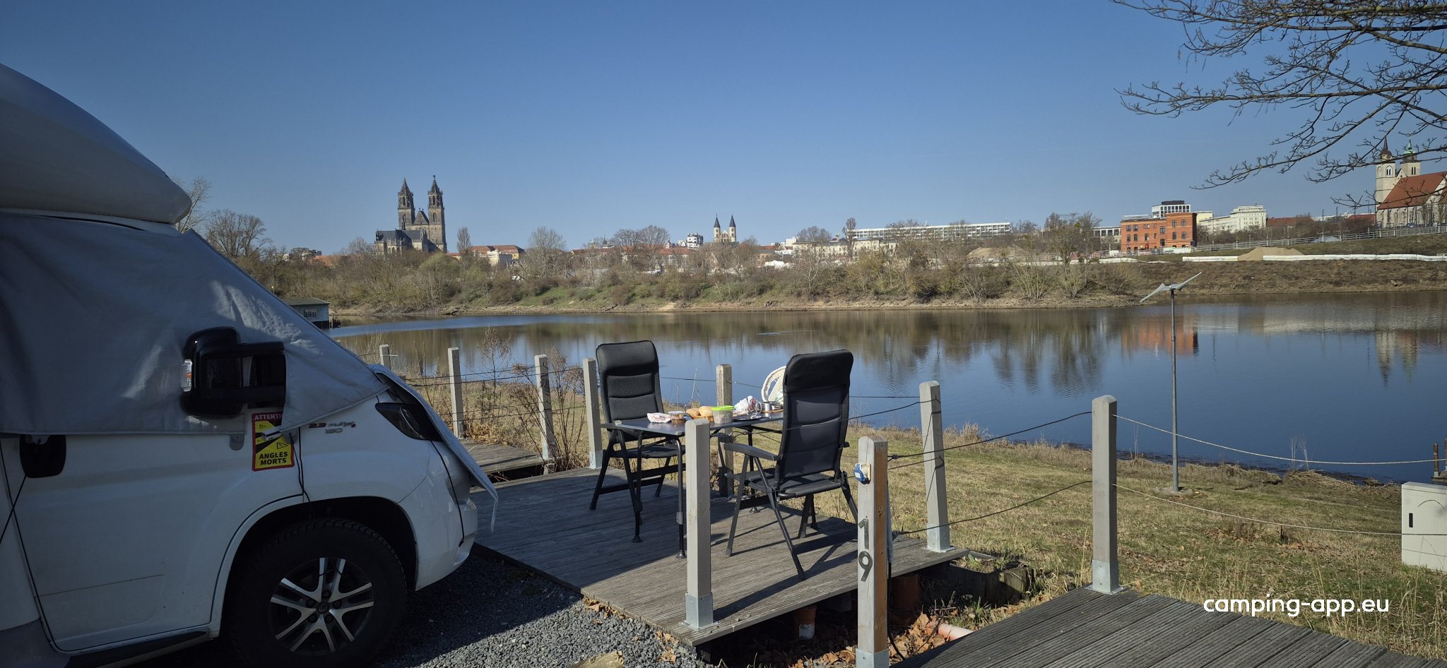 Wohnmobilstellplatz am Winterhafen Magdeburg — Foto 3