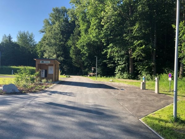 Wohnmobilstellplatz Mooswald — 露营车营地 in Moos