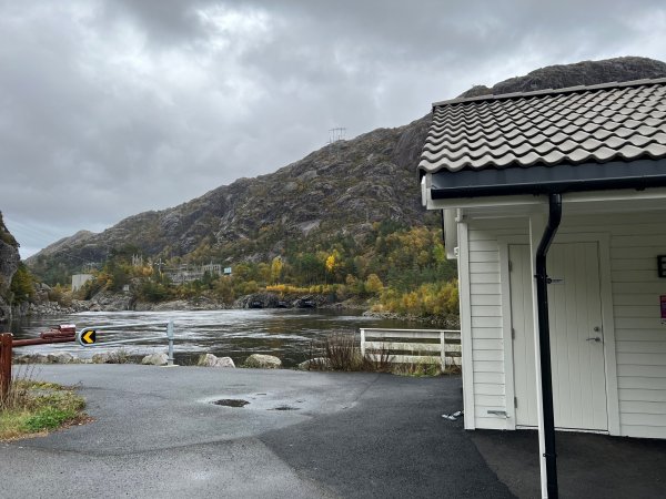 Bobilparkering Åna-Sira — Foto 4