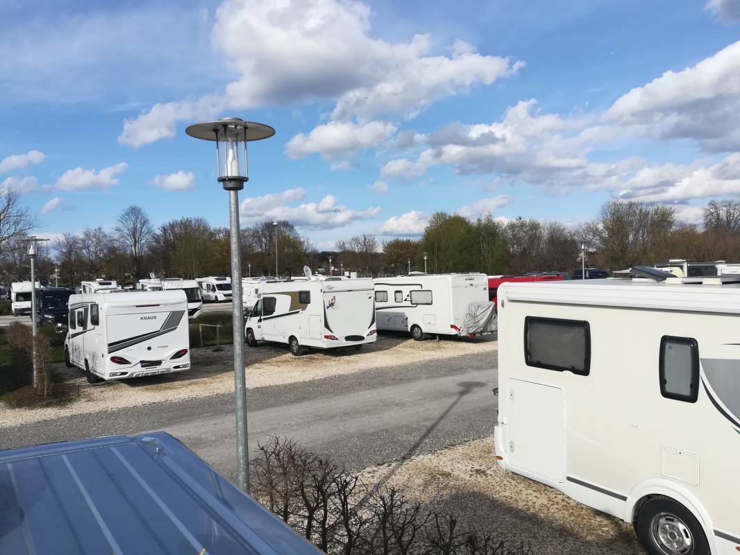 Donaubad Ulm — Camperplaats in Neu-Ulm