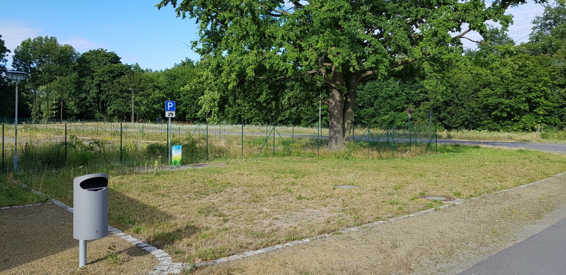 Parkplatz am Schloss — Sp. parking dla kamperów in Doberlug-Kirchhain