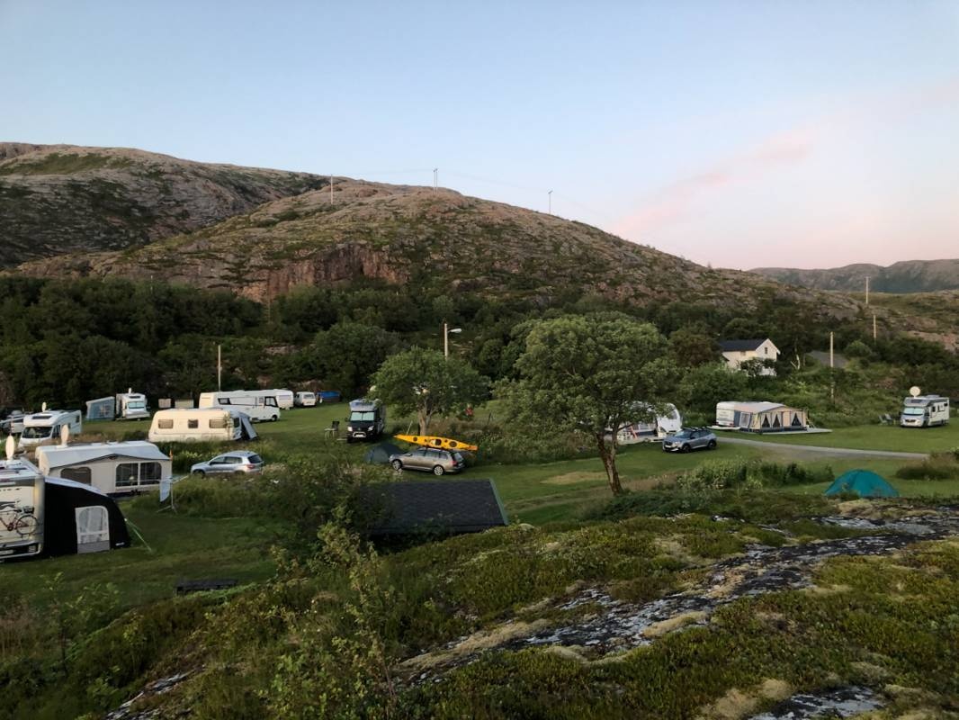 Holmen Kystcamping — Sítio de acampamento in Flatanger