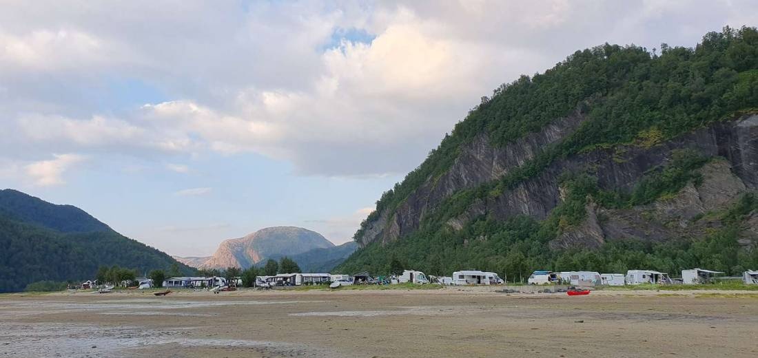 Øyra Camping — Area da campeggio in Straumen
