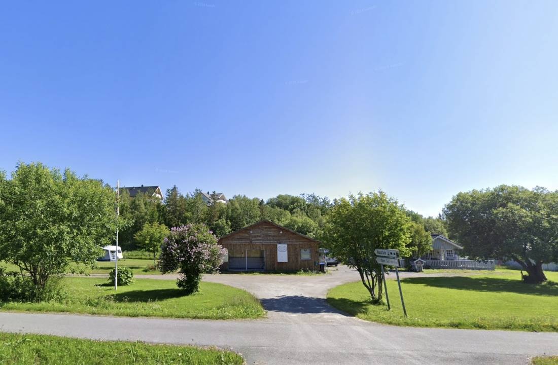 Naustvik Camping — Campingplads in Leinesfjord