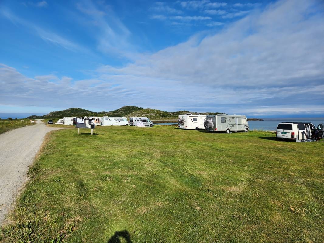 Bø bobilparkering — Area di sosta in Engeløya