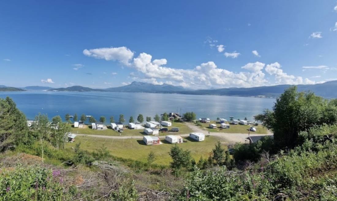 Dyrøy Camping — Camping Site in Brødstadbotn