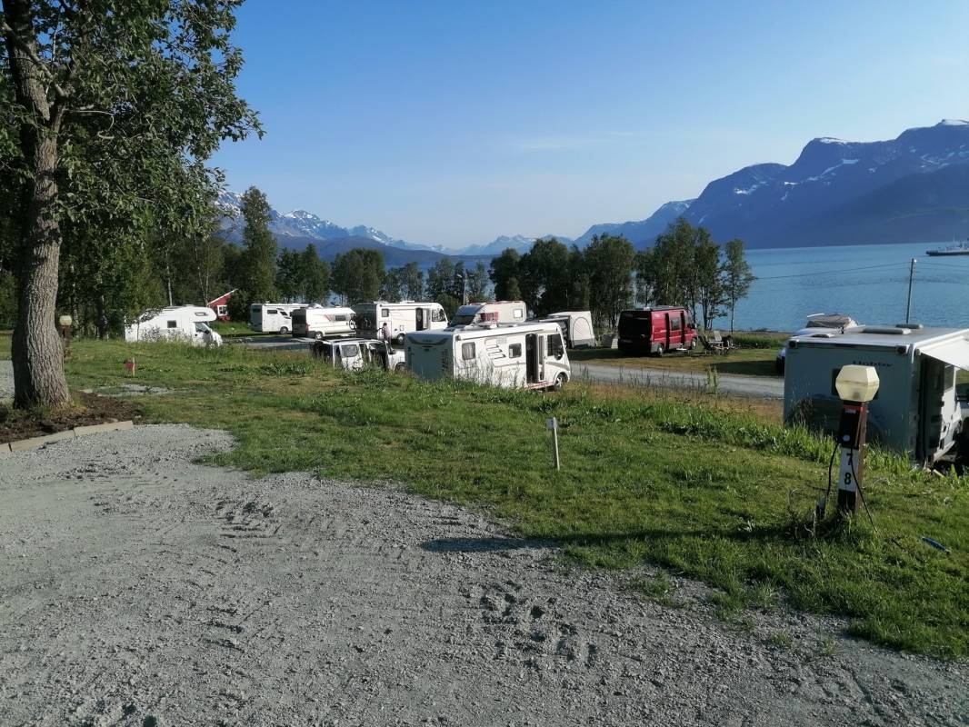Svensby Tursenter — Camping Site in Svensby