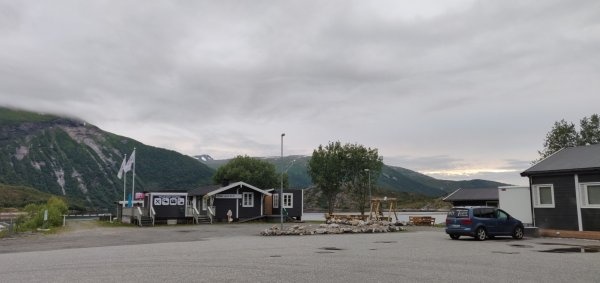 Polar Spot Camping — Campervan Site in Nygårdsjøen