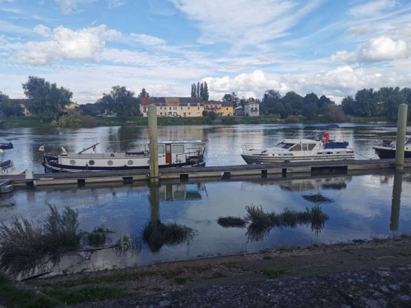 Aire de Camping-Car Tournus