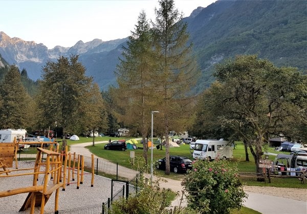 Kamp Soča — Campingplatz in Soča