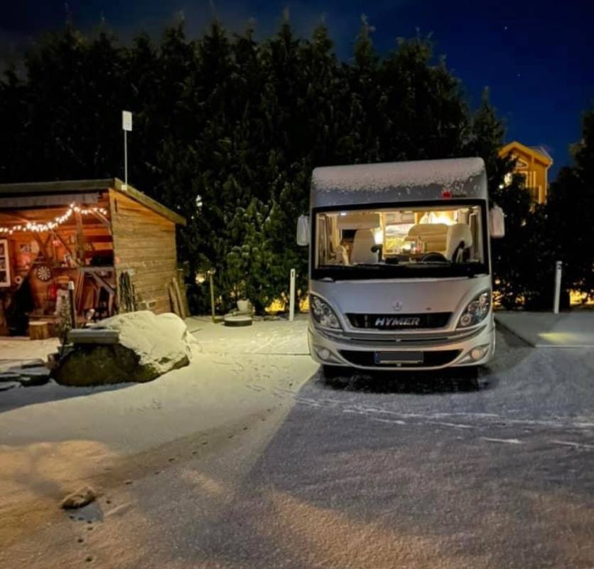 SjøbergFerie, Hotel og Bobilcamp — Stellplatz in Rennesøy 