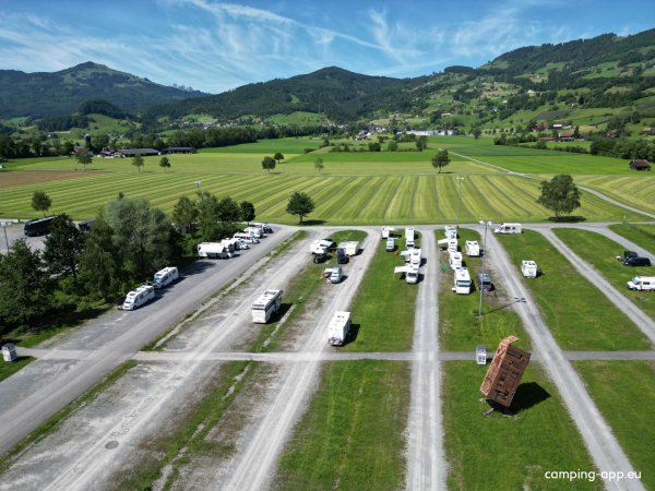 Allmend Rheintal Wohnmobil Stellplatz — Foto 4