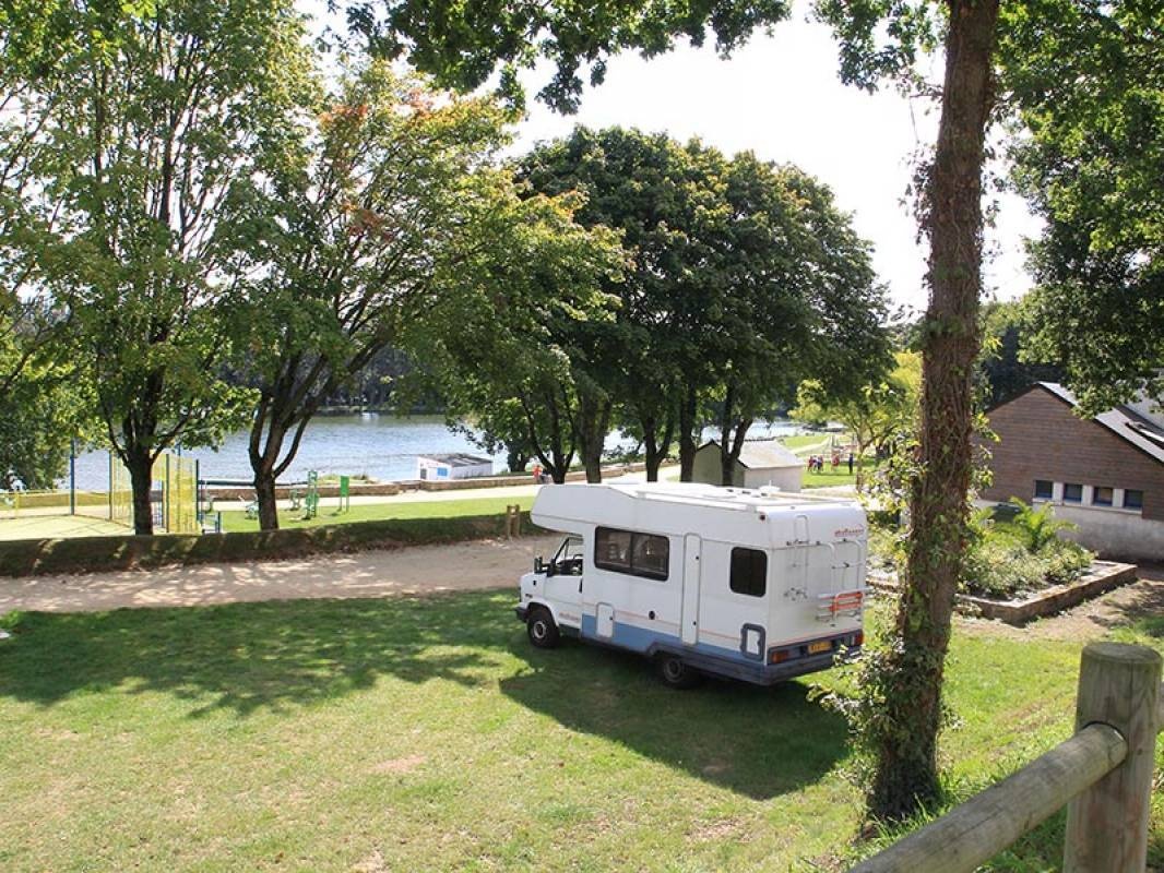 Stellplatz Plouvorn — Camperplads in Plouvorn