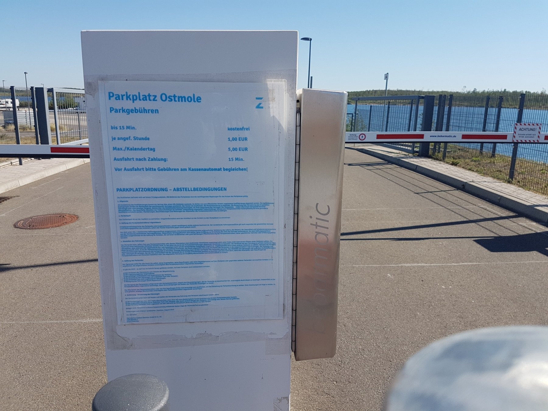 Wohnmobilstellplatz am Zwenkauer See — Campervan Site in Zwenkau