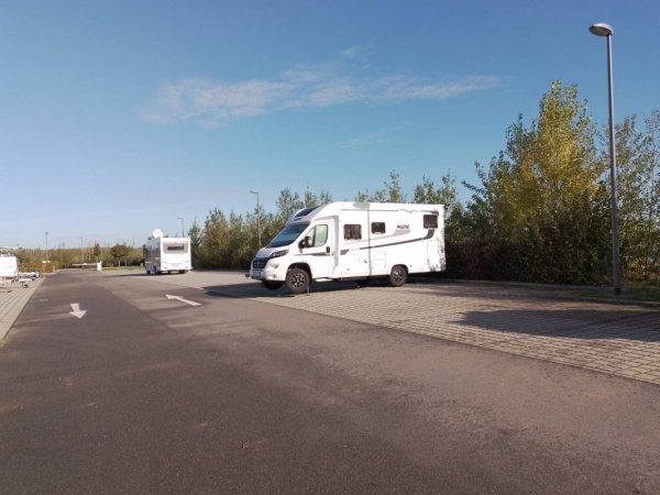 Wohnmobilstellplatz am Zwenkauer See