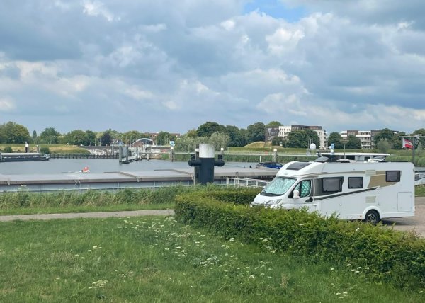 Camperplaats De Punt — Foto 3