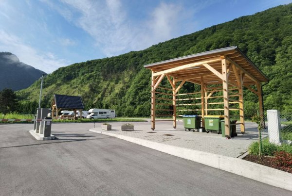 Camper Stop Tolmin — Foto 4