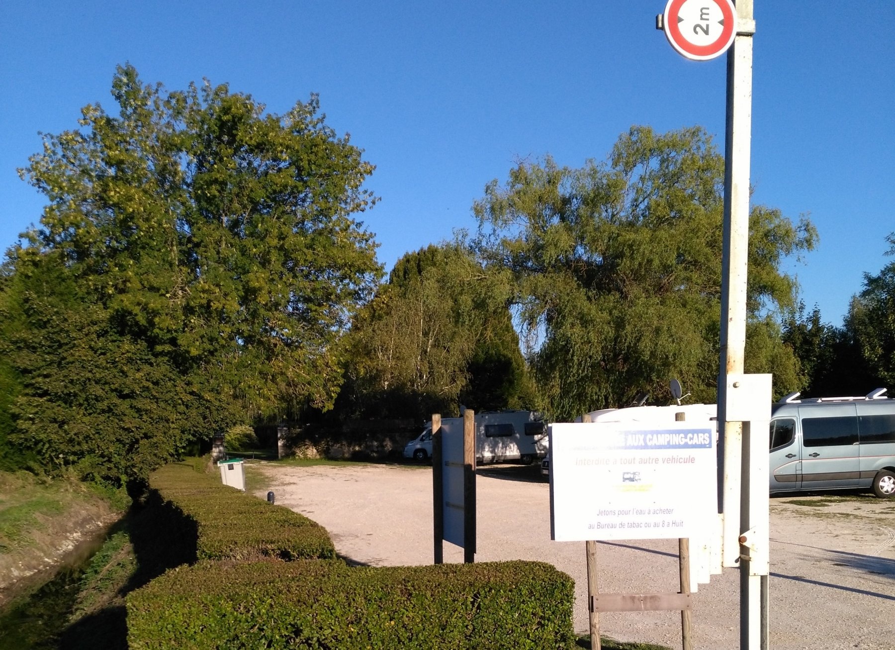 Stellplatz Genillé Rue de l'Huillerie — Campervan Site in Genillé