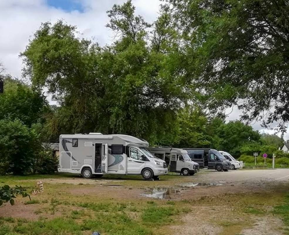 Stellplatz Genillé — Karavan Sitesi in Genillé