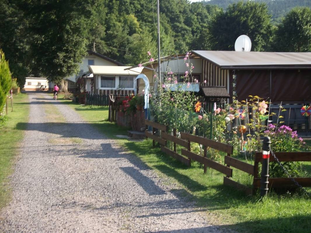 Camping Felsenblick — Sítio de acampamento in Heimbach