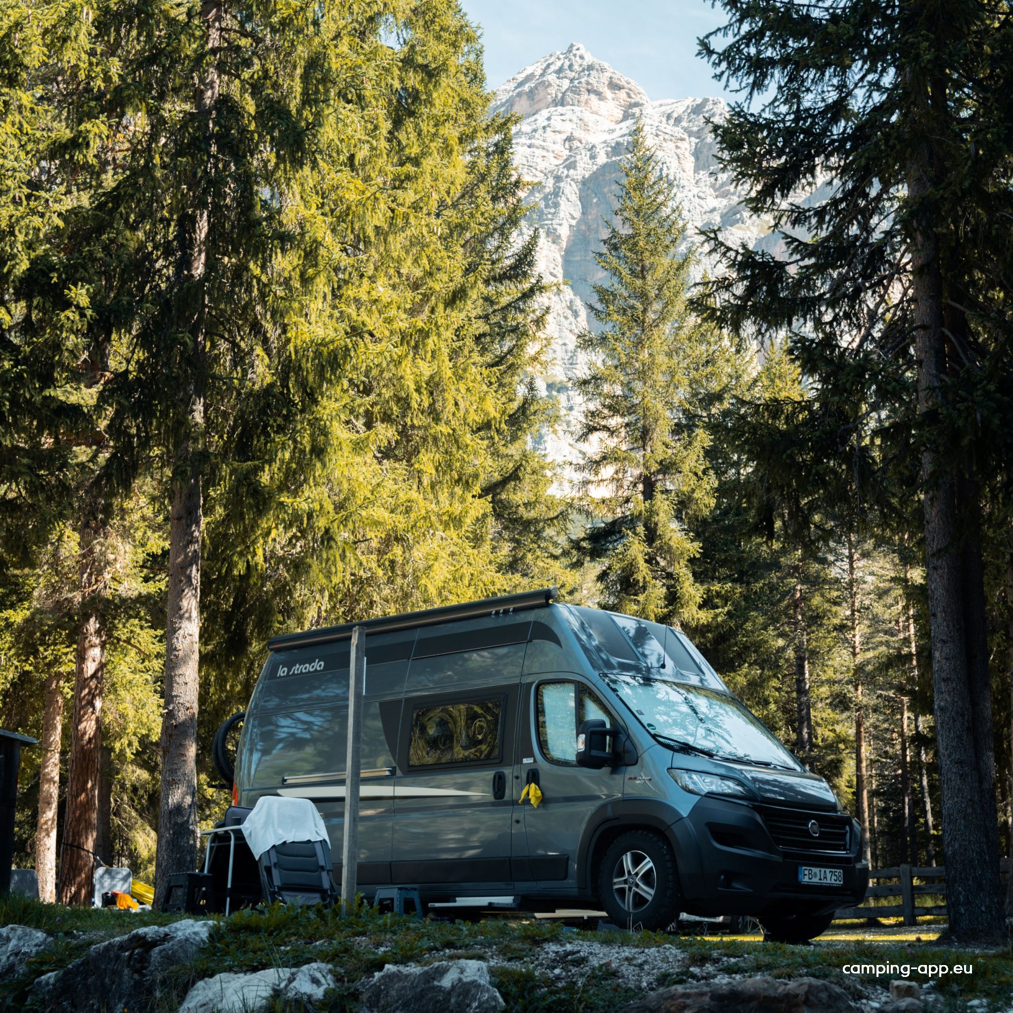 SASS DLACIA — Campingplass in San Ćiascian - St. Kassian - San Cassiano