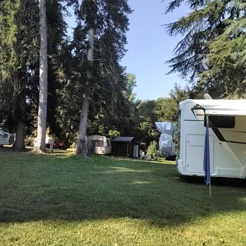 Camping La Famiglia — Campingplass in Malnate
