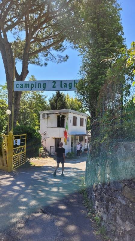 Camping 2 Laghi — 露营地 in Civate