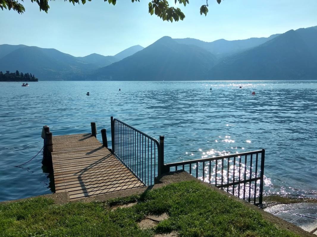 Camping Breda Di Zanotti — Sítio de acampamento in Marone