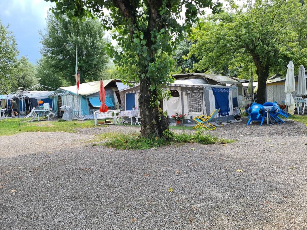 Camping Caravan Sebino — Sítio de acampamento in Iseo