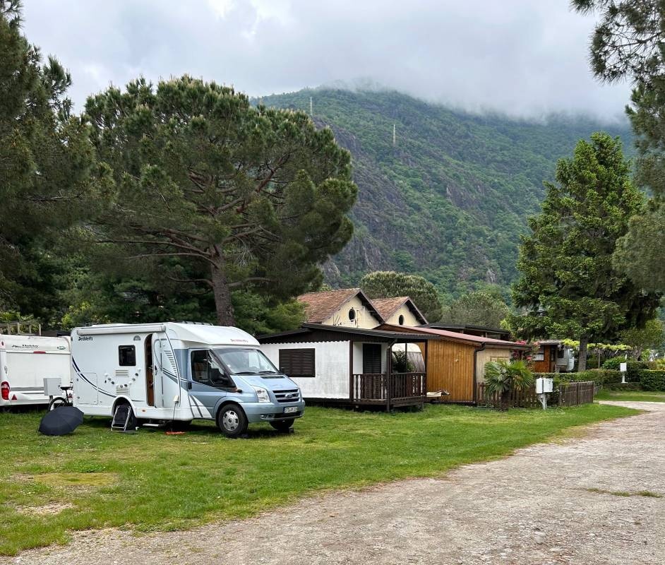 Camping Europa — Kamp yeri in Dervio