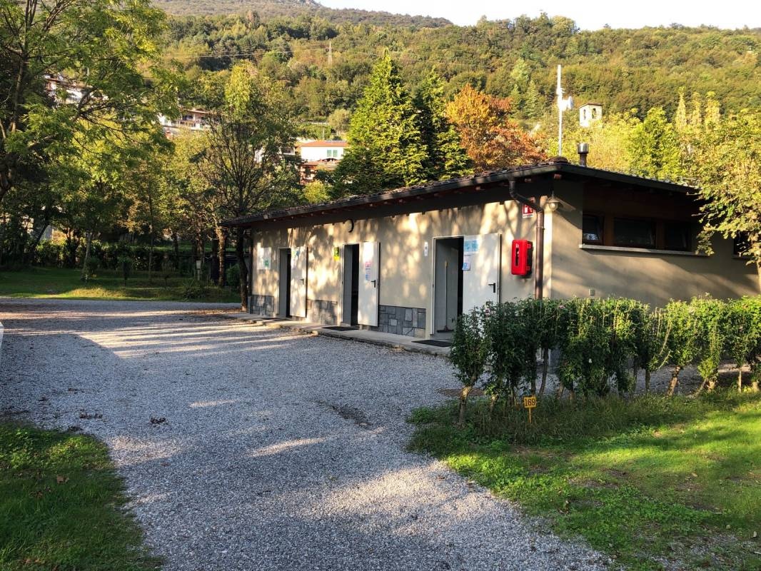 Camping Ranocchio — Місце для кемпінгу in Carlazzo