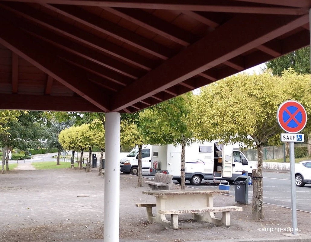 Stellplatz Bardos — Campervan Site in Bardos