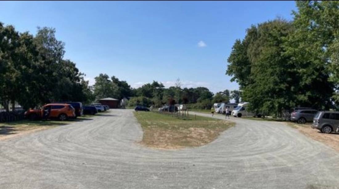 Stellplatz Göhrensüdstrand — Aire camping car in Göhren