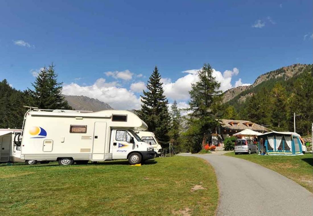 Camping Lo Stambecco — Kamp yeri in Valnontey
